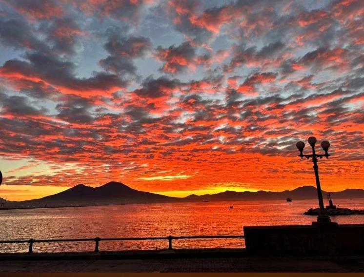 Appartamento La casa di Nettuno Napoli Esterno foto